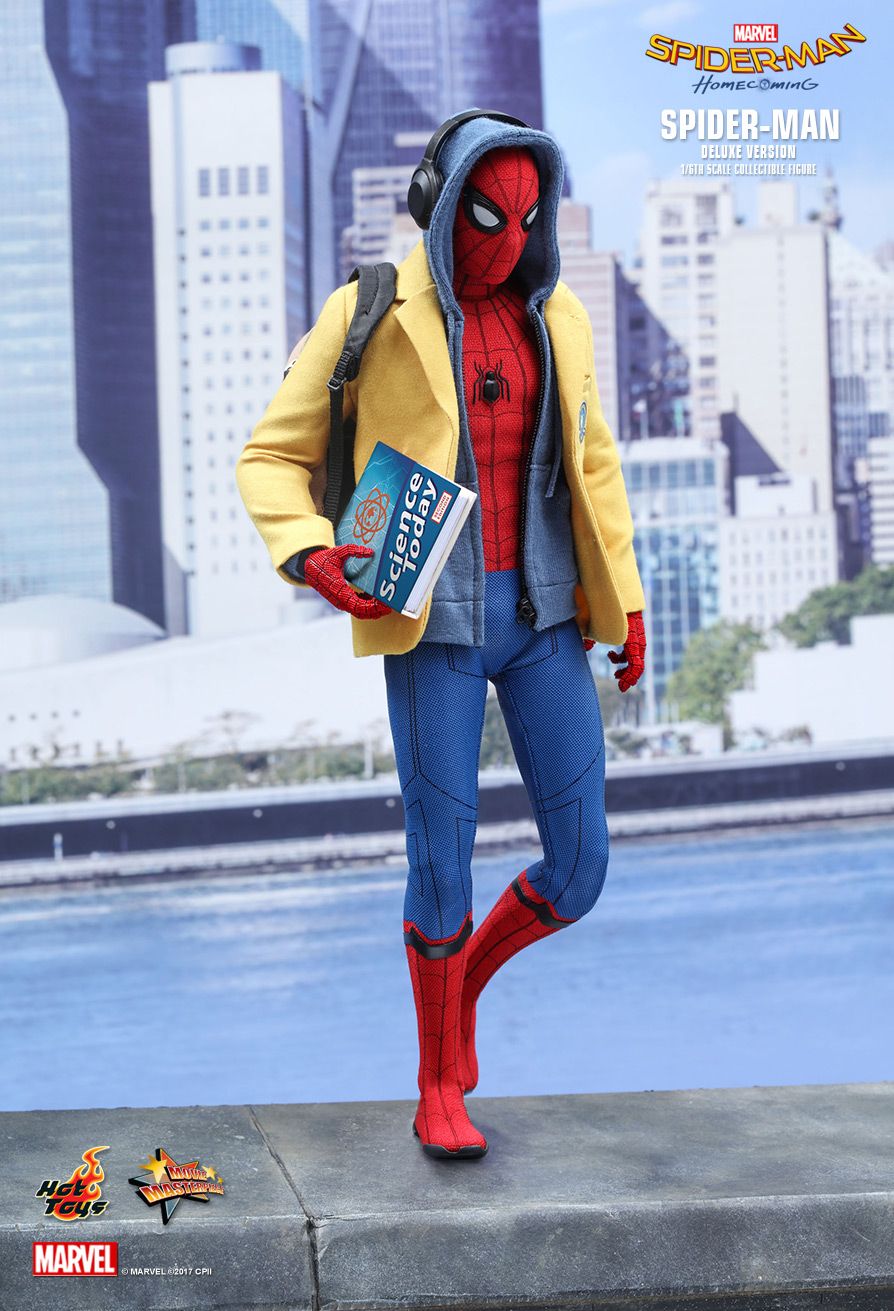 Spider-Man (Deluxe Version)  Sixth Scale Figure by Hot Toys